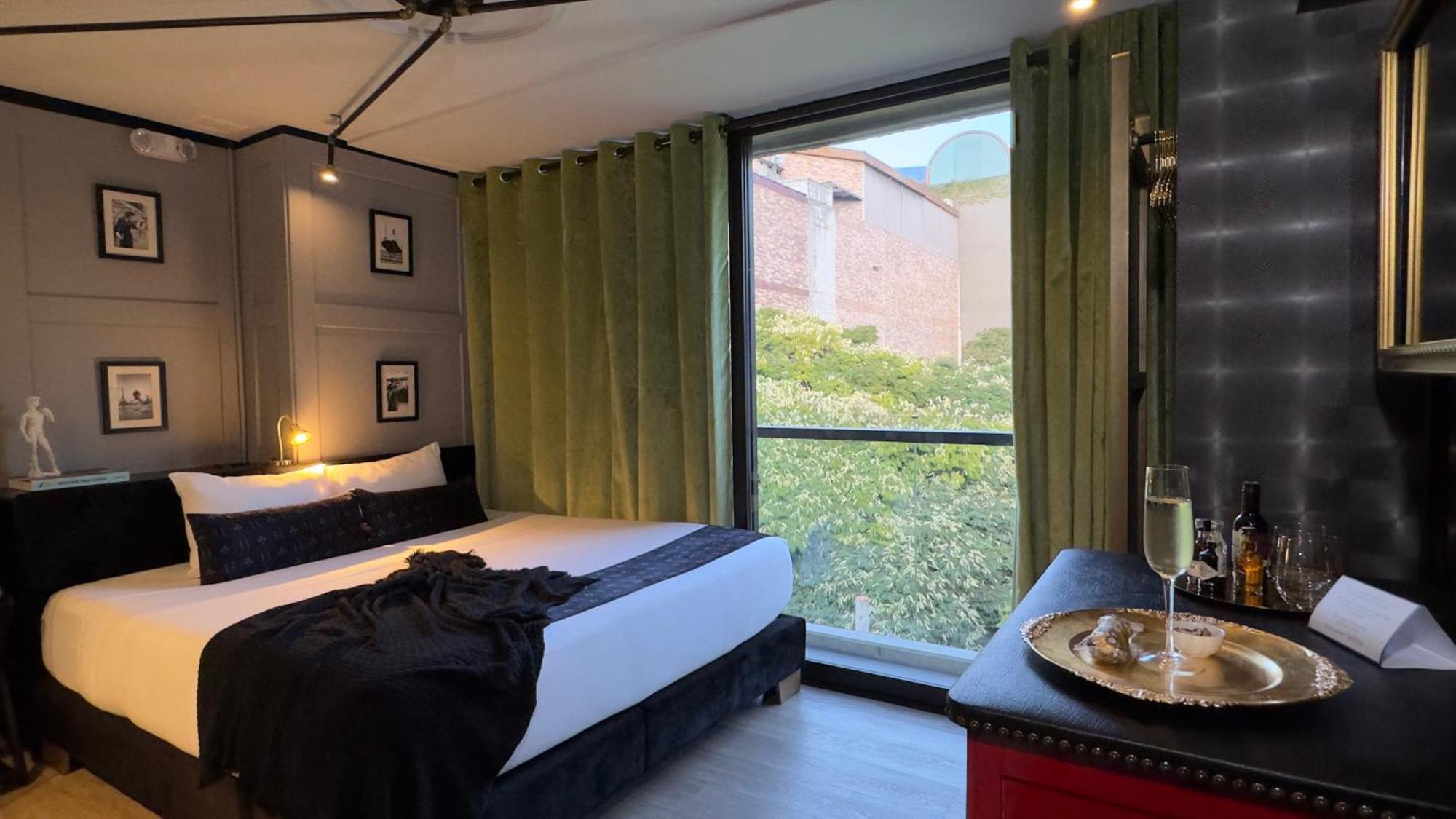 Hotel Helene Medellin Bagian luar foto