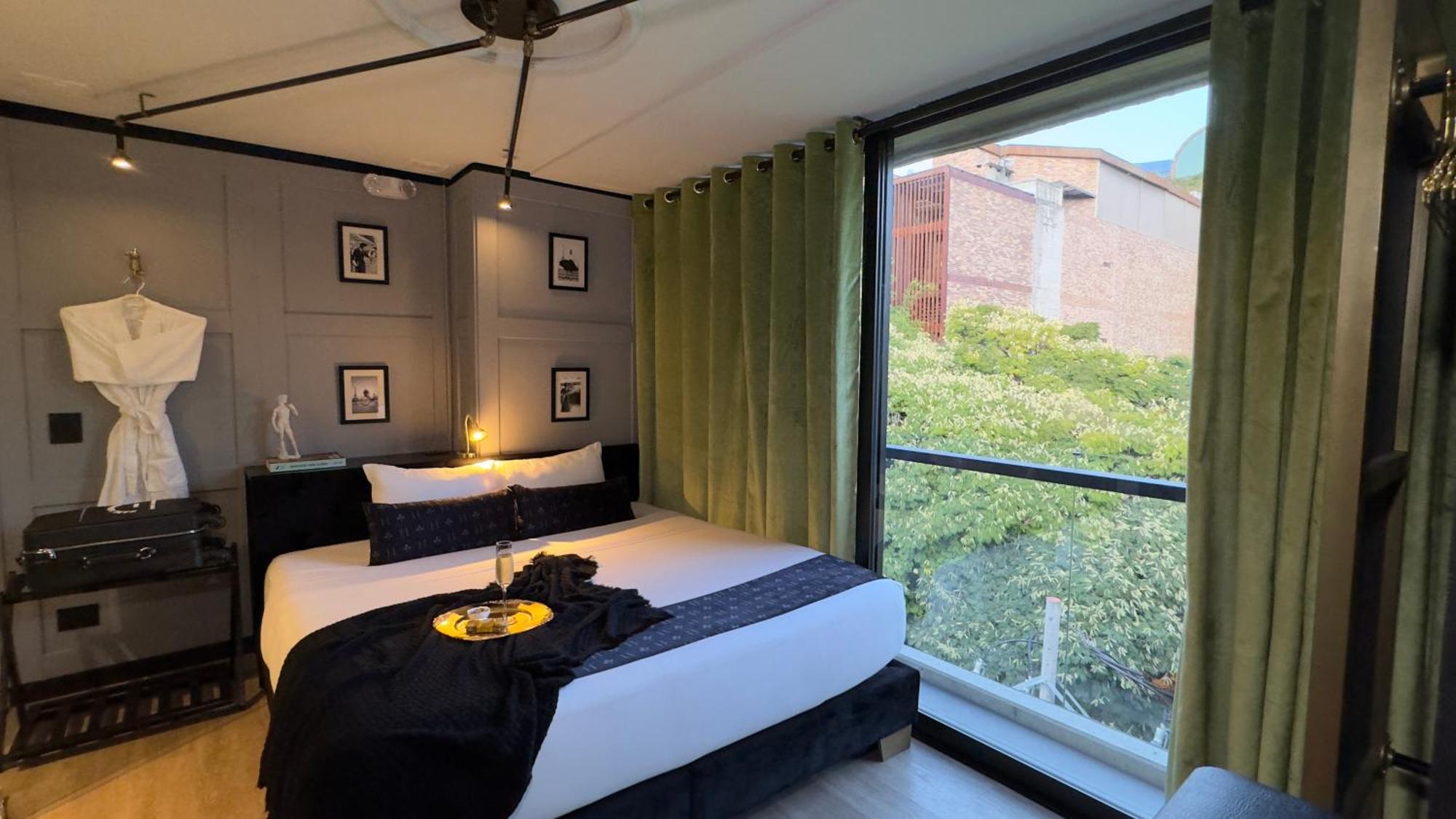 Hotel Helene Medellin Bagian luar foto